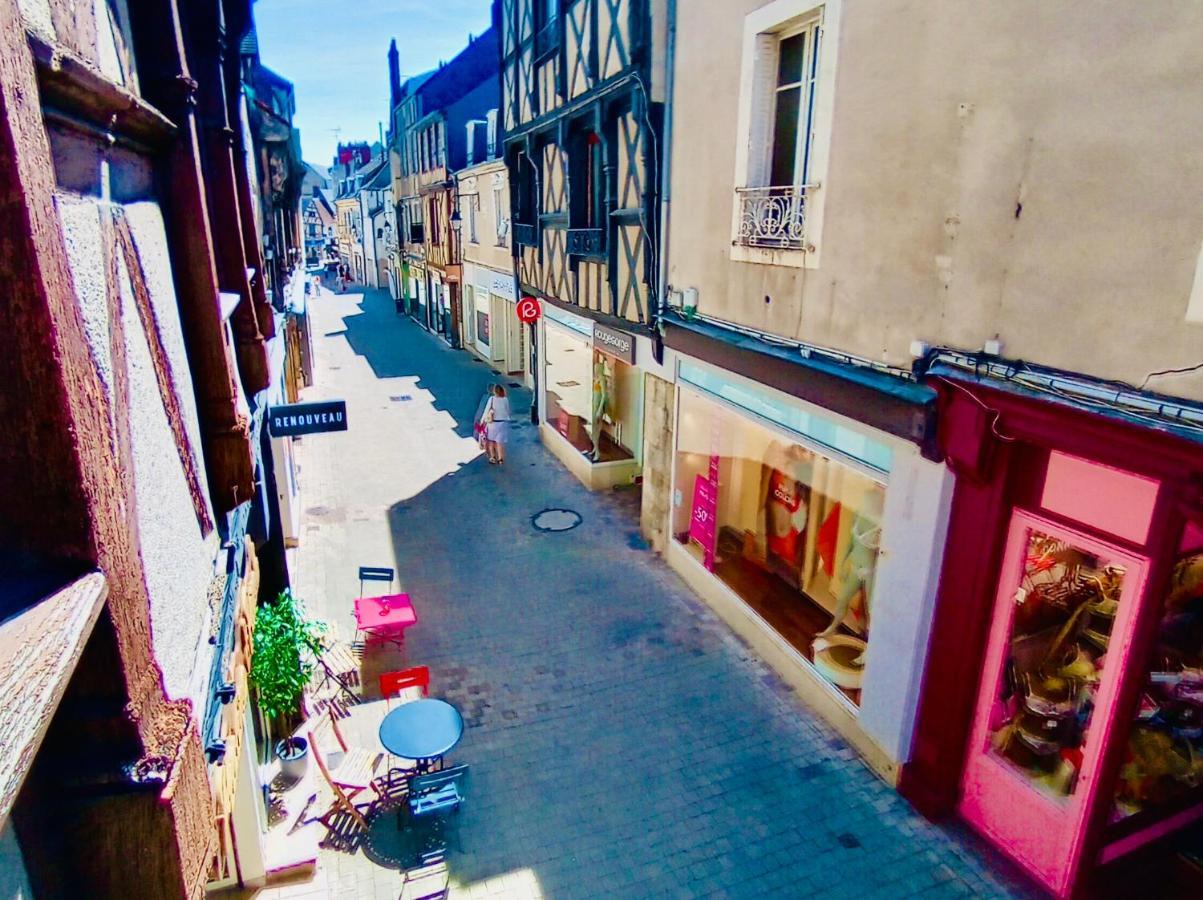 2 Pieces Totalement Renove Au Coeur De Bourges Apartment Exterior photo