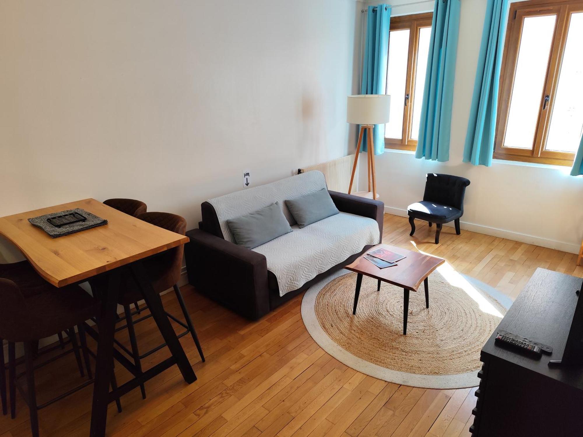 2 Pieces Totalement Renove Au Coeur De Bourges Apartment Exterior photo