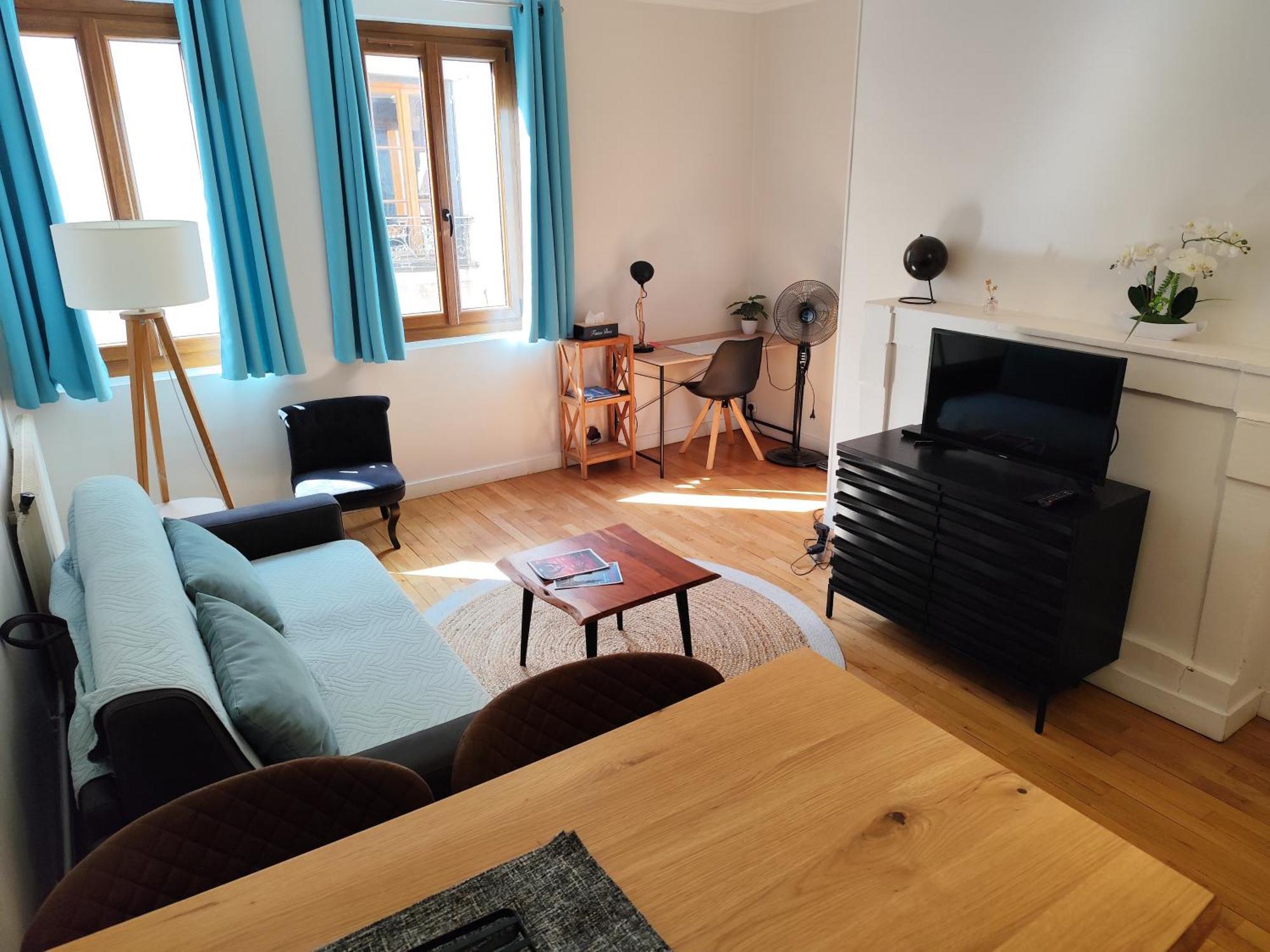 2 Pieces Totalement Renove Au Coeur De Bourges Apartment Exterior photo