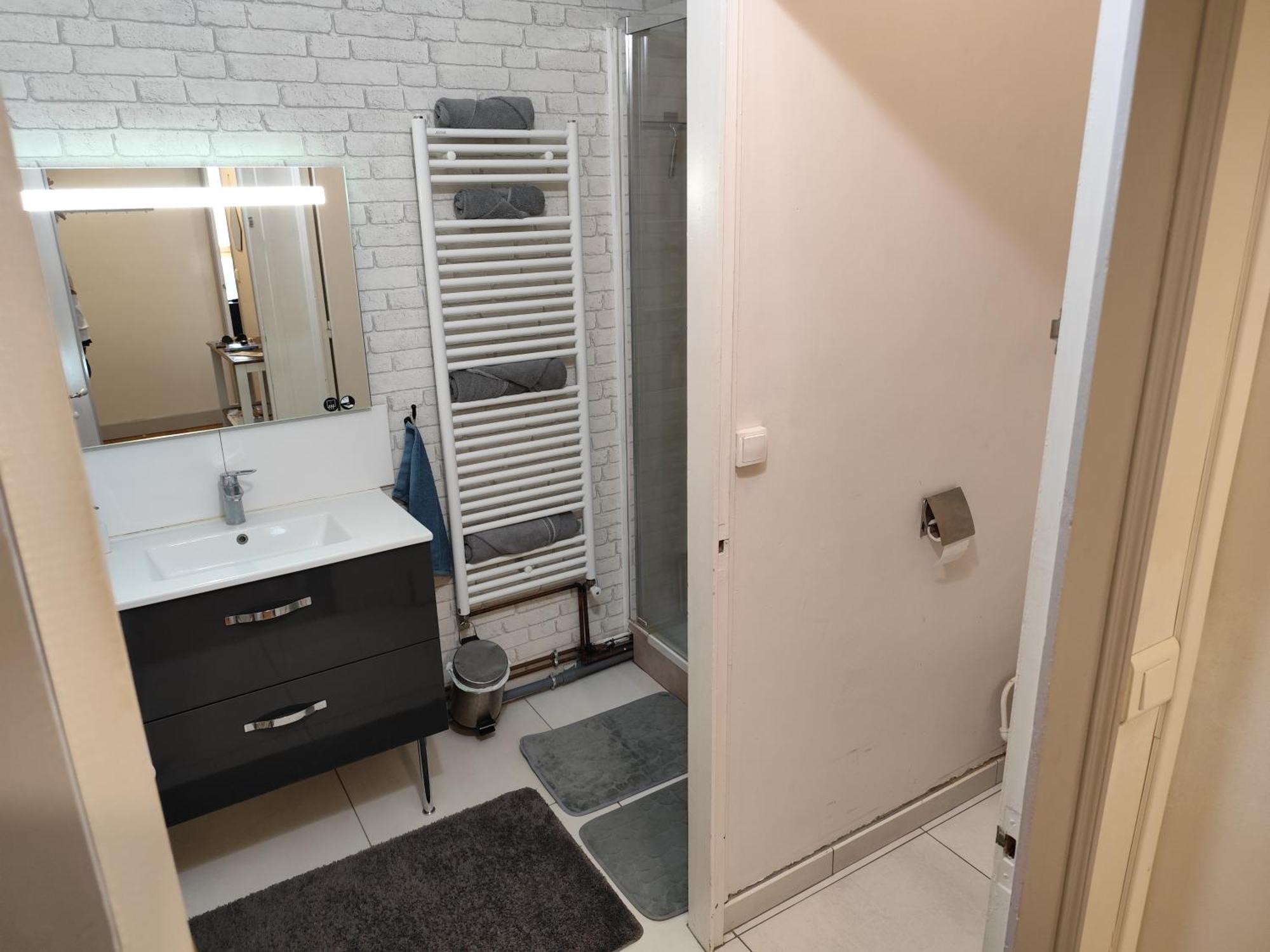 2 Pieces Totalement Renove Au Coeur De Bourges Apartment Exterior photo